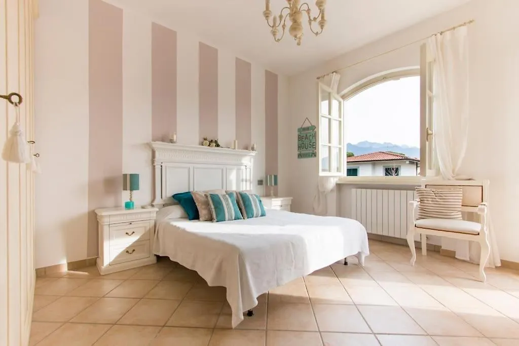 Villa Paolo Forte dei Marmi 0*,  Italy