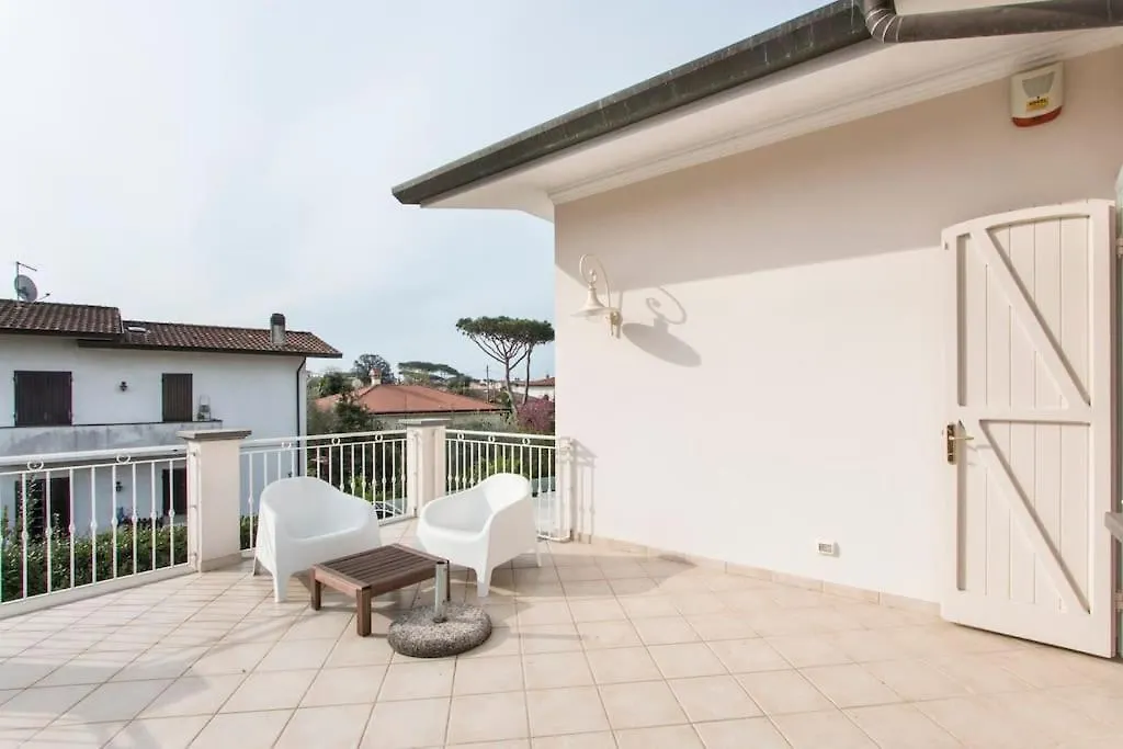 Villa Paolo Forte dei Marmi 0*,